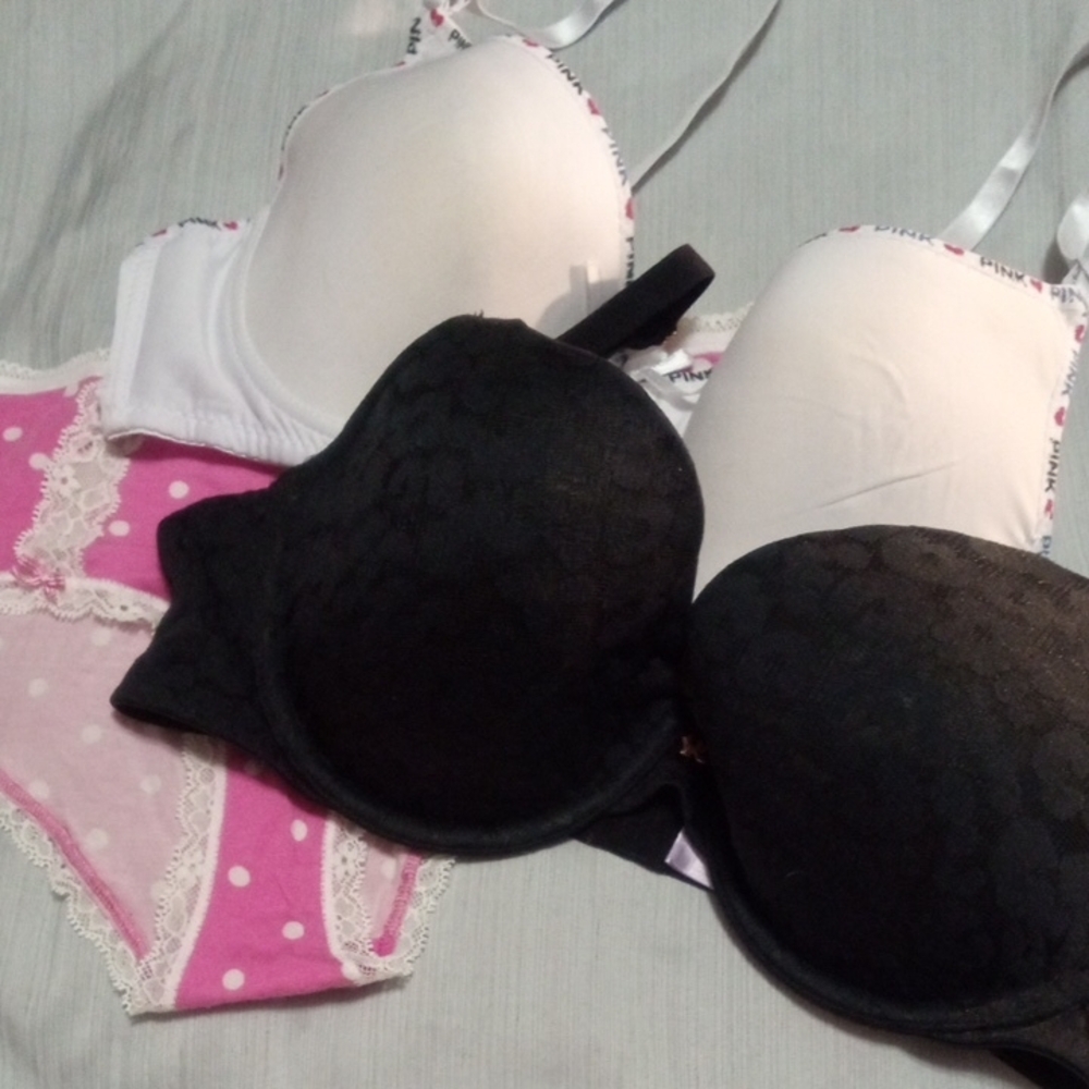 Set Of Victoria's Secret PINK White Bra And Savage Black Molded Cup Bra …